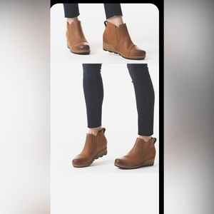 Sorel Evie Chelsea Wedge boots - size 10